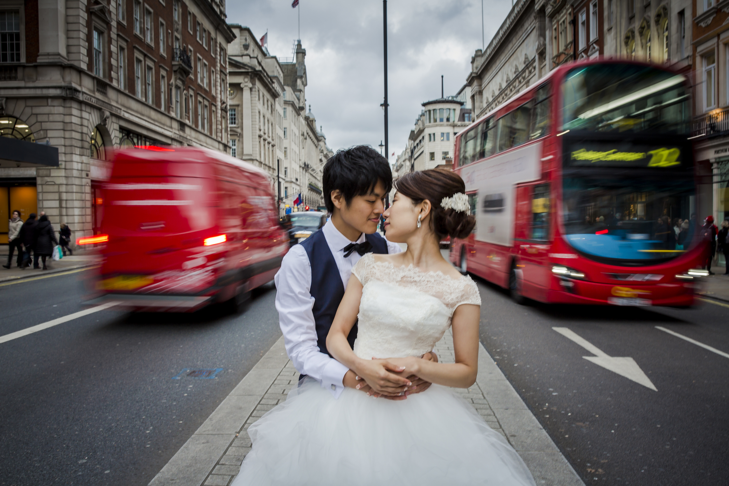 Beautiful Winter Elopement in London